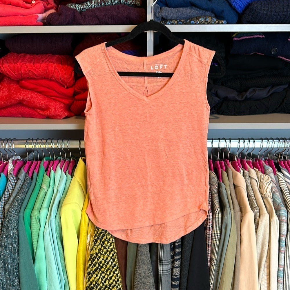 Loft salmon sleeveless scoop neck top size XS